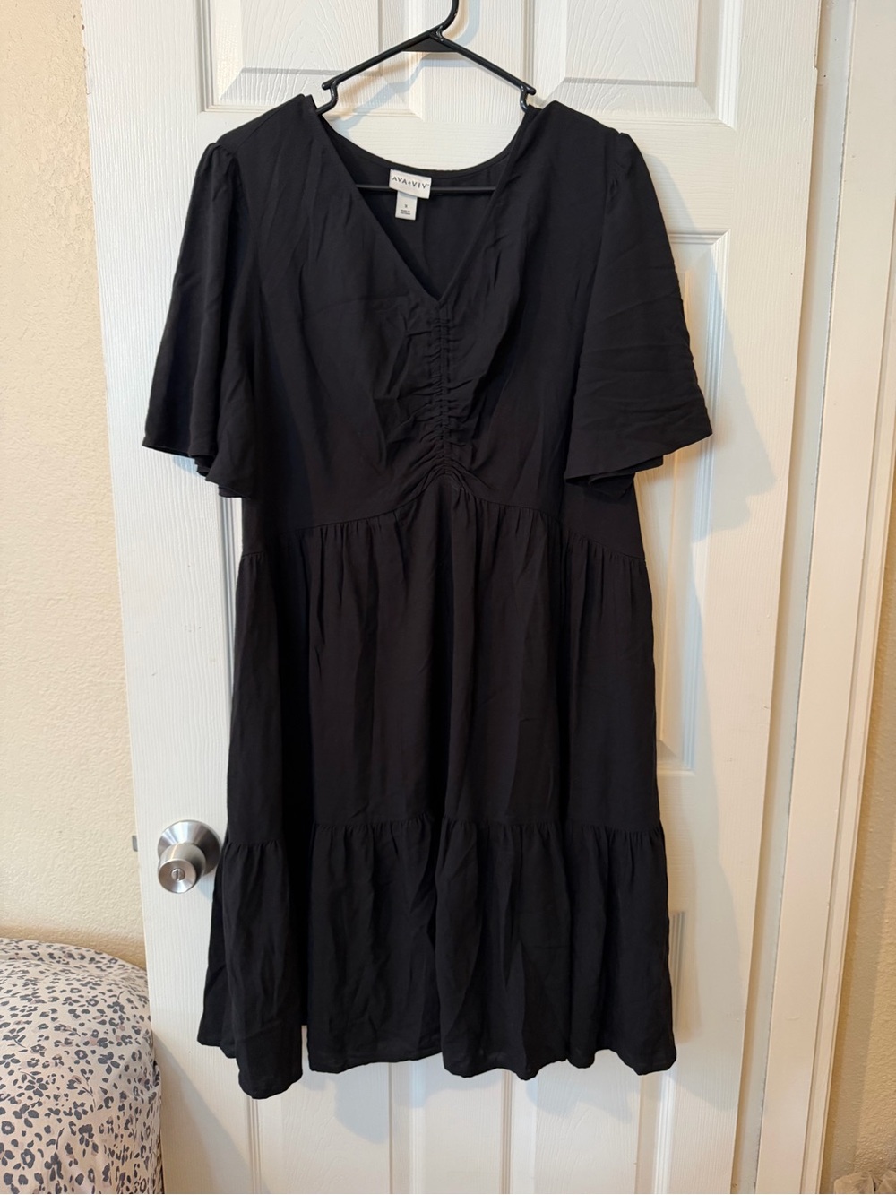 Ava & Viv Black V-Neck Ruched Tiered Midi Dress